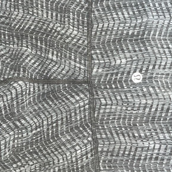 BLUE REVOLVE workout leggings never worn- Lululemon worn lightly - Picture 3 of 4